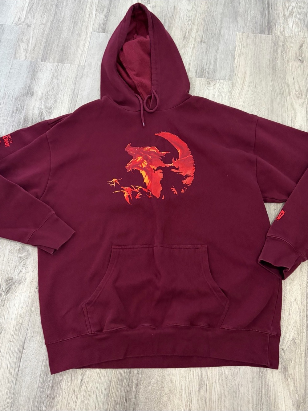 World of Warcraft Alexstrasza Blizzard hoodie Men’s XL Burgundy dragon graphic